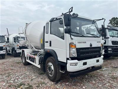 Xe trộn bê tông howo 5 khối model 2026