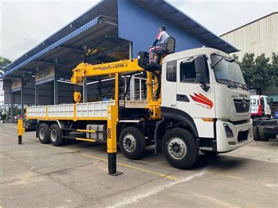 Xe 4 chân Dongfeng gắn cẩu 12 tấn soosan Model 2026