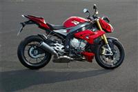 BMW S1000R - phiên bản nakedbike của S1000RR