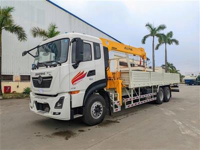 Xe 3 chân Dongfeng gắn cẩu 8 tấn Soosan SCS746L 2025